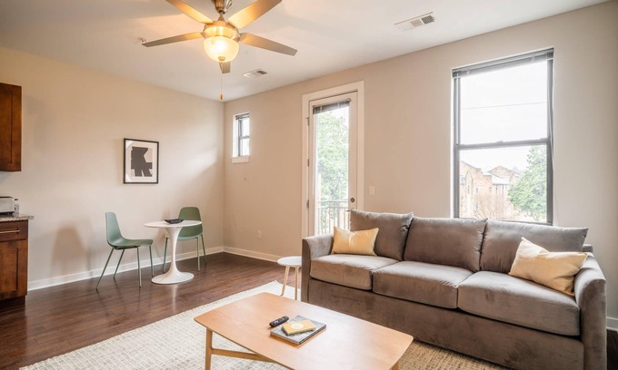 Music Row Apartamento | CozySuites MusicRow Astonishing SDO free parking22