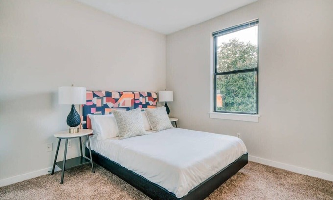 Music Row Apartamento | CozySuites MusicRow Classy 1BR with free parking! 24