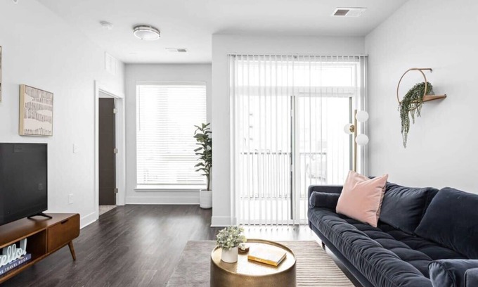 Indianapolis Apartamento | CozySuites Nora 2BR near Fashion Mall