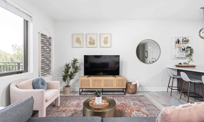 Meridian-Kessler Apartamento | CozySuites Spacious 2BR at Meridian Kessler