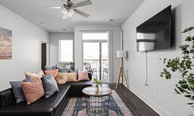 Indianapolis Apartamento | Cozysuites Spacious 2BR next to Whole Foods