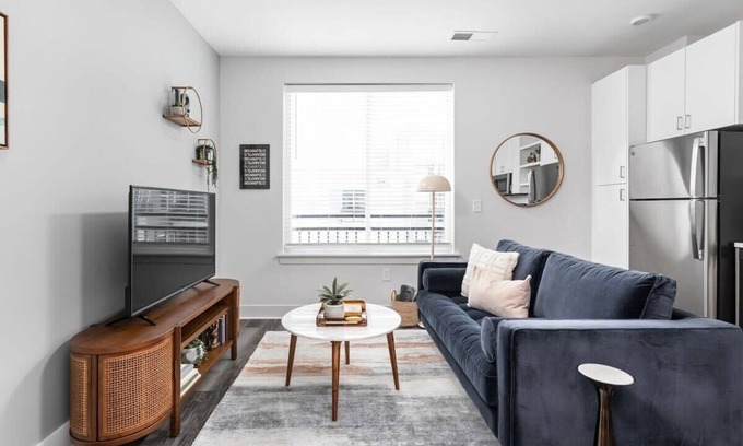 Cole-Noble District Apartamento | CozySuites Studio Near Whole Foods