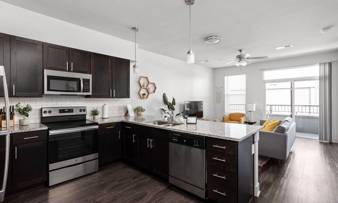 Indianapolis Apartamento | Cozysuites Stylish 4BR the heart of Nora