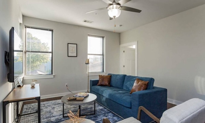 Music Row Apartamento | CozySuites TWO Alluring Music Row Condos with parking