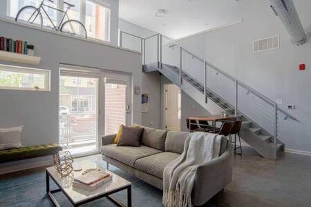 Cole-Noble District Apartamento | CozySuites TWO Stylish Apts, Monument Circle, Indy