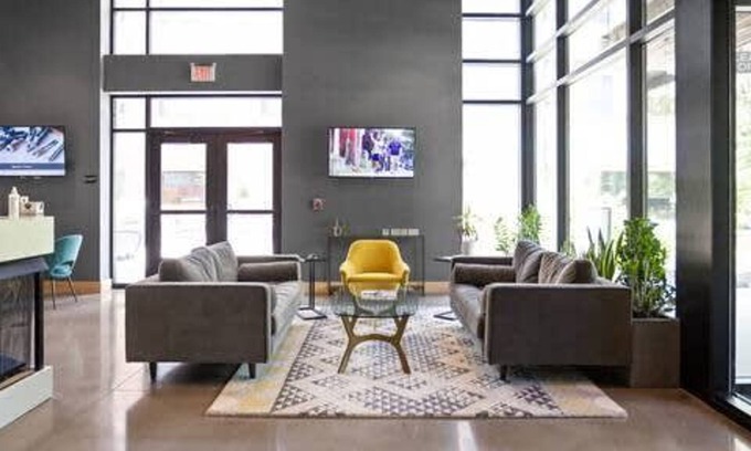 Meridian-Kessler Apartamento | Cozysuites Upscale Modern 2BR Broad Ripple