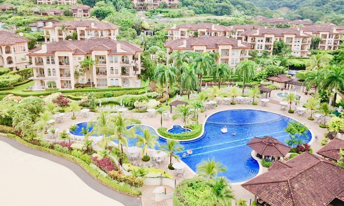 Herradura Complejo | CR Luxury Los Sueños Condos