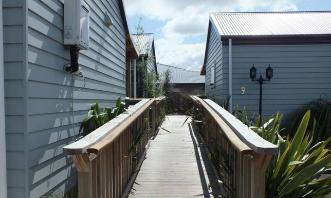 Saint Albans Cabina | Cranford Cottages And Motel