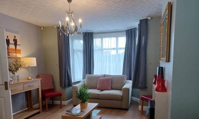 Luton Apartamento | Crawley Green House - Huku Kwetu