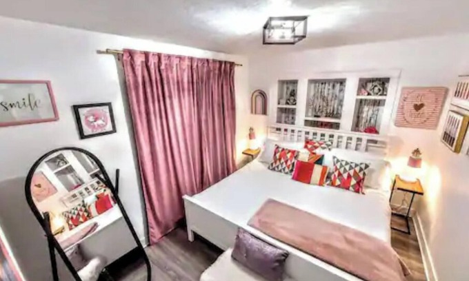 South Salt Lake Chalet De Esquí | Creative Chalet - 3 King Beds! 4 rooms! Gig Wifi⚡️