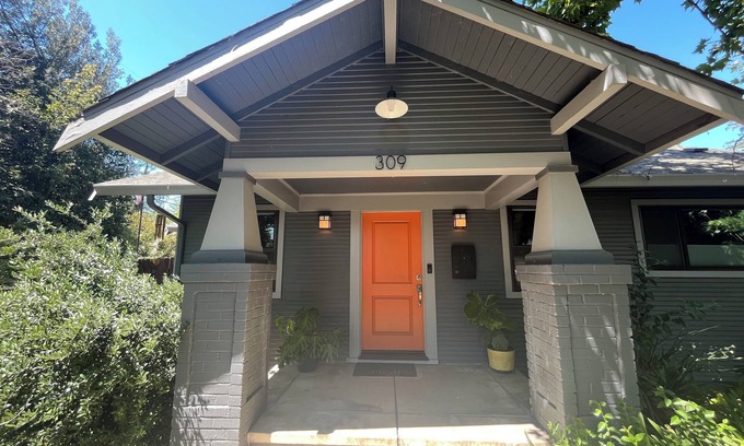 Modesto Casa | Creative Sanctuary in best neighborhood in Modesto