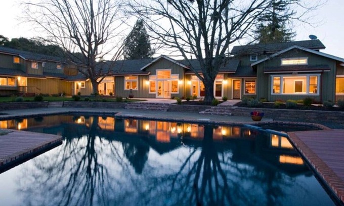 Healdsburg Casa | Creek Front Vineyard, West Dry Creek Healdsburg CA