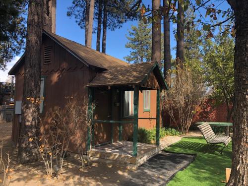 Big Bear Lake Cama Y Desayuno | Creek Runner's Lodge