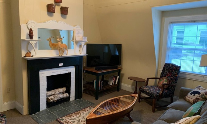 Hot Springs Apartamento | Arriba, en Main Street (CreekSideApt.) En medio de Hot Springs