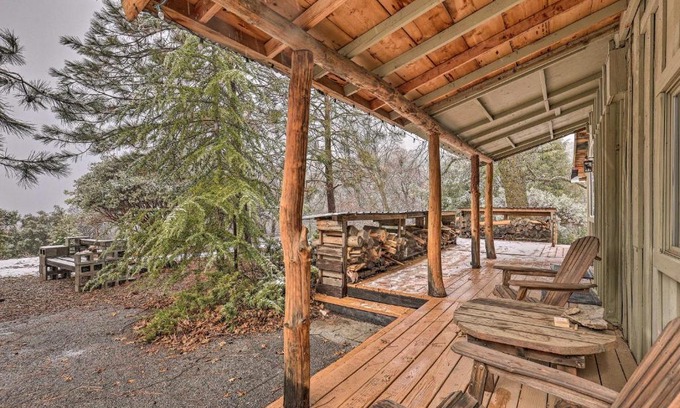 Pinehurst Casa | Creekside Cabin 8 Mi to Kings Canyon National Park