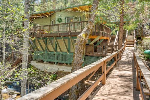 Camp Connell Casa | Creekside Cabin By Calaveras Big Trees State Park