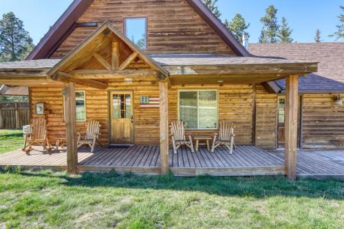 Lead Casa | Creekside Cabin - Garage
