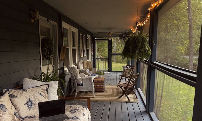 Pegram Cabaña | Creekside Cottage, private getaway, awesome screened porch, pets welcome!