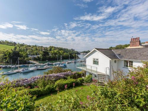 Fowey Casa | Creekside House