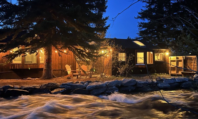 Nederland Cabina | Creekside Nederland Cabin.