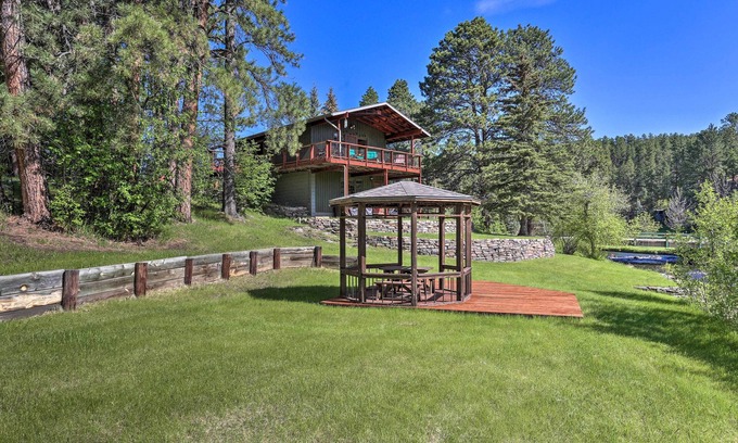 Rimrock Cabina | ¡NUEVO! Retiro tranquilo en Creek con cubierta en 30 acres