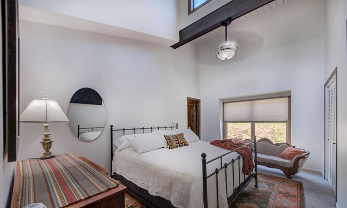 Colonial Pine Hills Casa | Creekside RondeView - Townhome with amazing views!