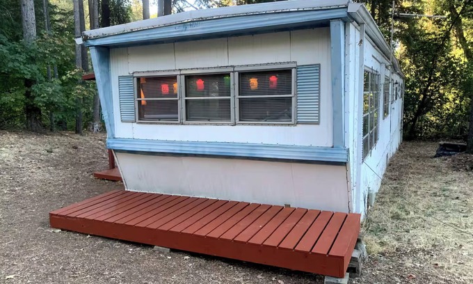 Big Bar Casa | Creekside Time Capsule