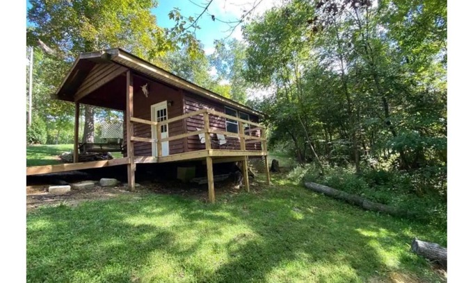 Peebles Casa | Creekside Tiny Home Getaway