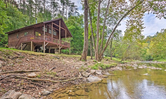 Mars Hill Casa | Creekside Weaverville Home - 16 Miles to Asheville