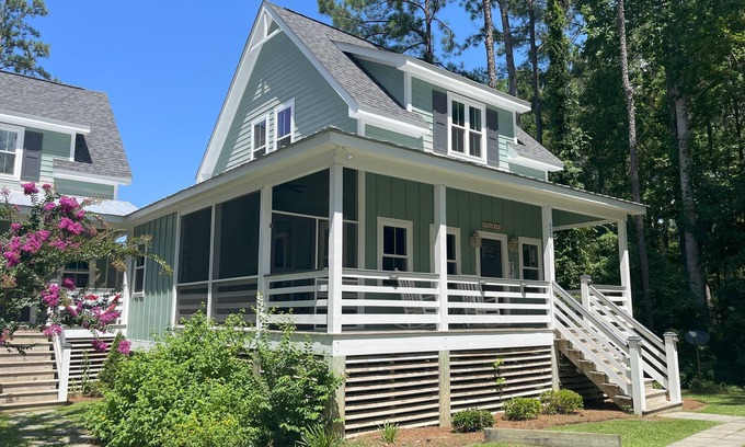 Minnesott Beach Cabaña | Creekside - Your family retreat!