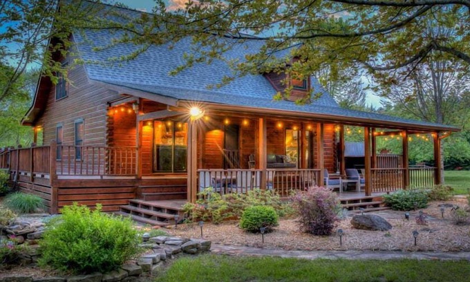 Cashes Valley Cabina | Creekwood Cabin - Waterfront | Hot Tub | Game Room