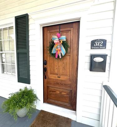 Natchez Casa | Creole Cottage - 2 Bed, 1 Bath, Pet Friendly with Fee, Walk to Downtown, Grill, Washer & Dryer