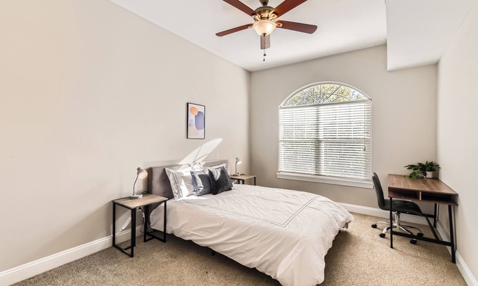 Old Fourth Ward Apartamento | Crest at Midtown 4603 l 1 Bedroom 1 Bathroom