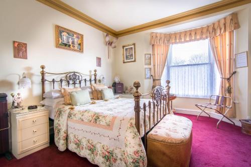 Lincoln Casa | Creston Villa Guest House