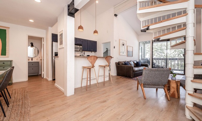Woodwinds Condominio | Recientemente renovado, amplio y actualizado, 1 dormitorio + Loft, 3 baños, capacidad para 7 personas.