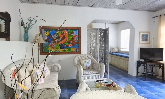 Black Rock Casa | Crew's Nest at Bayview Villas, Poolside Studio close to Grafton Beach