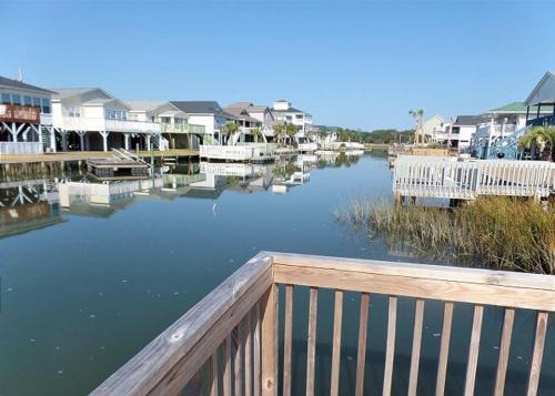 North Myrtle Beach Casa | Cricket Cottage- Appox 528 Feet to the Beach