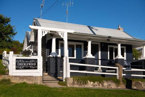 Daylesford Casa | Cricklewood- 2 bedroom enchanting miner's cottage