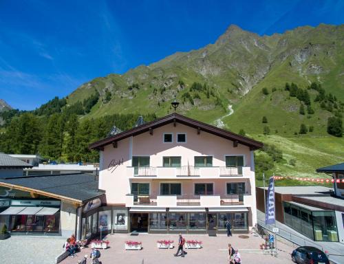 Ravaisch Apartamento | Cristal Appartementhaus