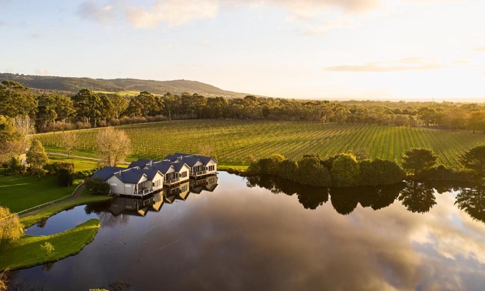 Dromana Villa | Crittenden Lakeside Villas
