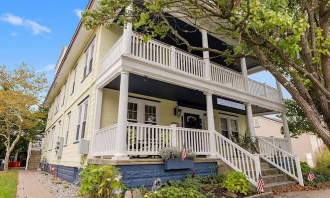 Wildwood Crest Apartamento | Crocus by the Sea Breeze Bay 5-minute walk to the beach and pet friendly!