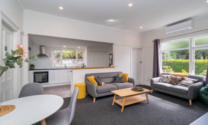 Dunedin Villa | Crosby street- Magic on Mornington