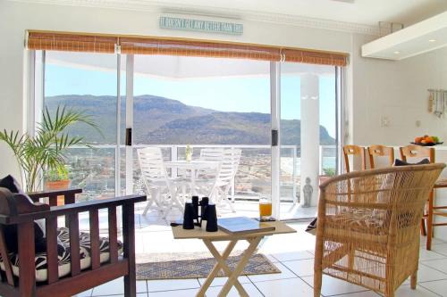 Fish Hoek Casa | Crow's Nest Fish Hoek Apartment