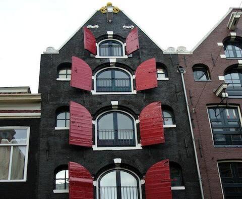 Burgwallen Nieuwe Zijde Casa | Crown Guesthouse Amsterdam