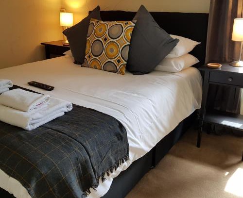 Rhayader Hotel | Crown Inn