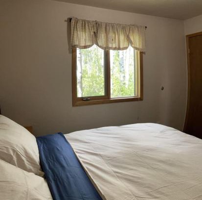 Crowsnest Pass Casa | Crowsnest River Chalet - Grizzly