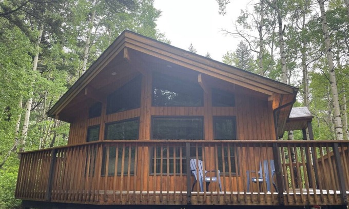 Crowsnest Pass Cabina | Crowsnest Rover Chalet - Grizzly