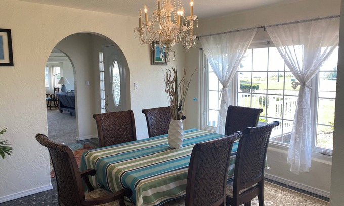 Crescent City Casa | Crystal Palace! Steps to beach!