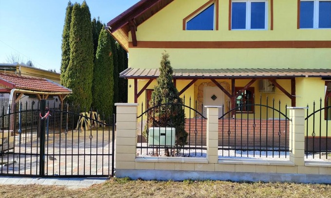 Zsorifurdo Casa | Csalogány Apartman