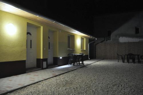 Csongrad Apartamento | CSONGRÁDI VENDÉGVÁRÓ Apartmanok, Szarka ház